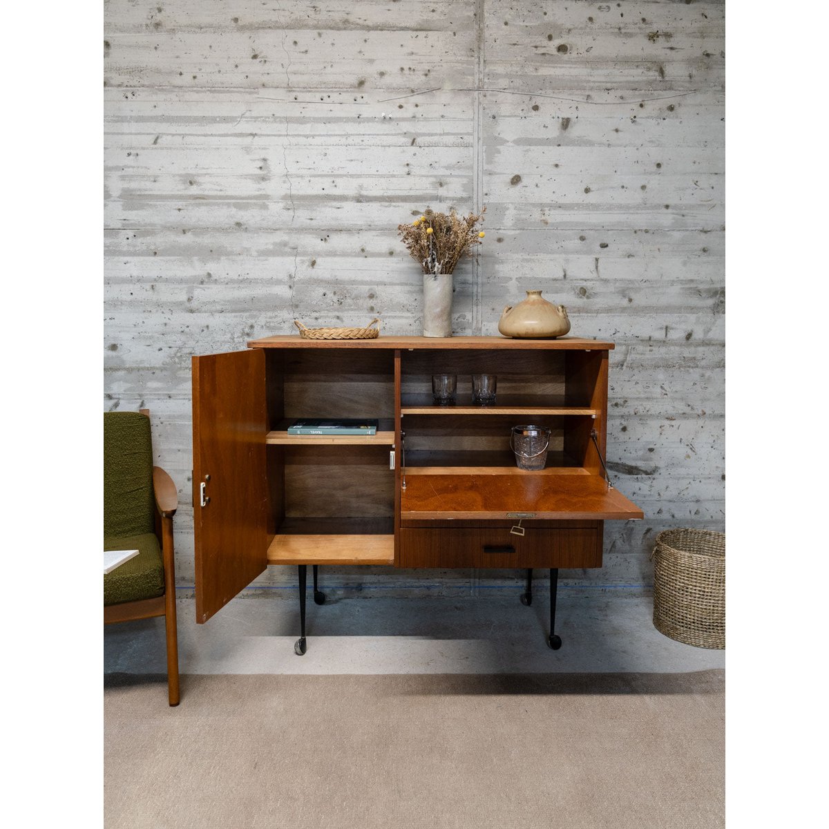 Buffet à roulettes en bois Gustave N°592 - Bon état bois foncé, DEBONGOUT