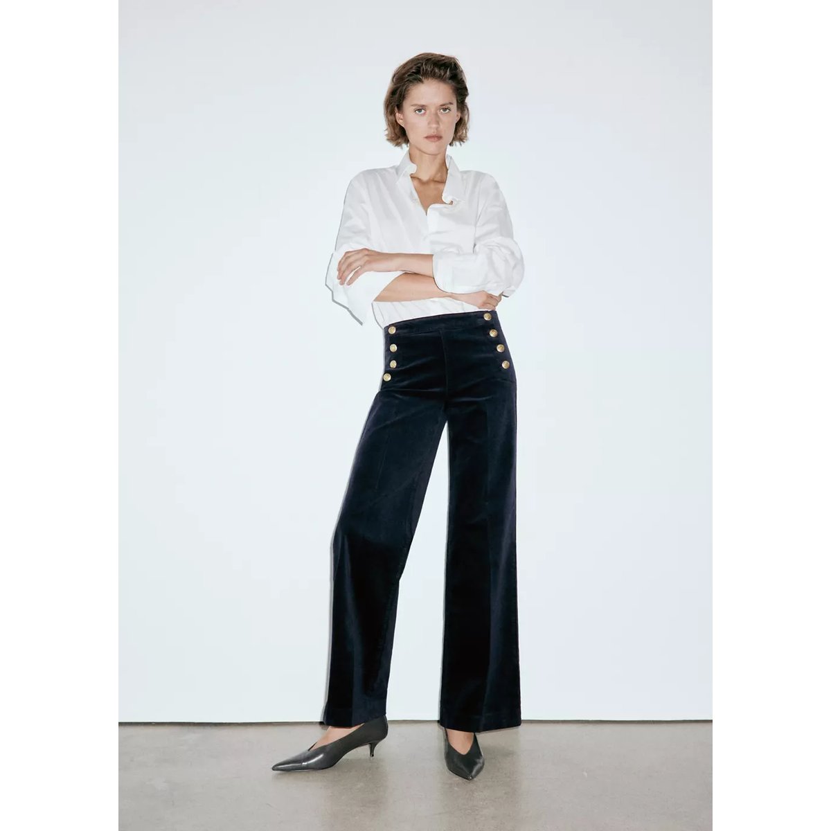 Pantalon en velours à boutons bleu, MANGO