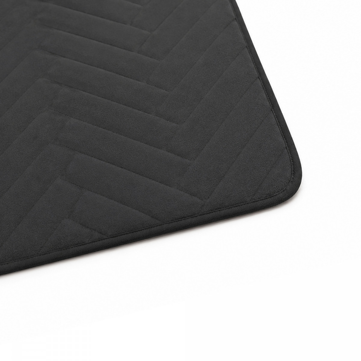 Tapis de bain à Mémoire de Forme - Chevron ABBY noir, GUY LEVASSEUR