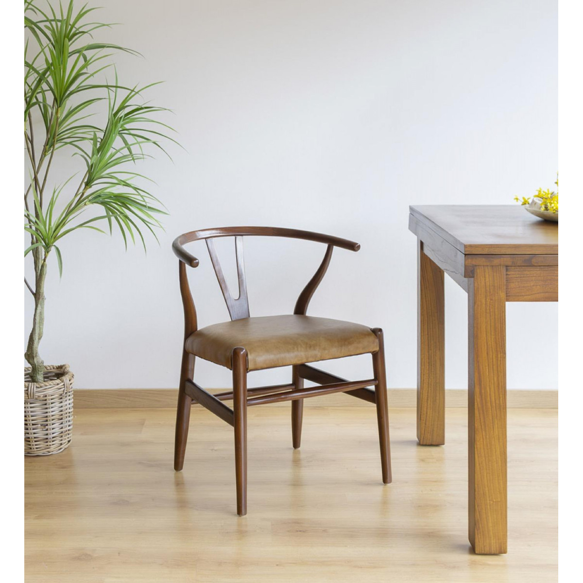 Chaise cuir marron, DECORATION D’AUTREFOIS
