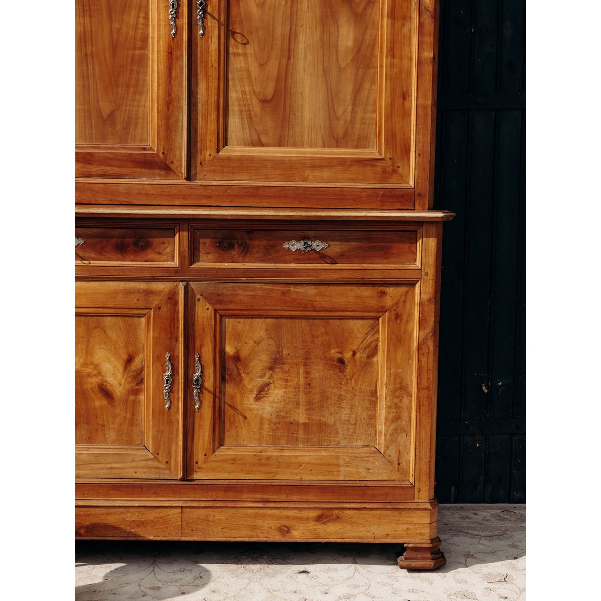Armoire normande en merisier massif Blandine N°480 - Bon état bois clair, DEBONGOUT