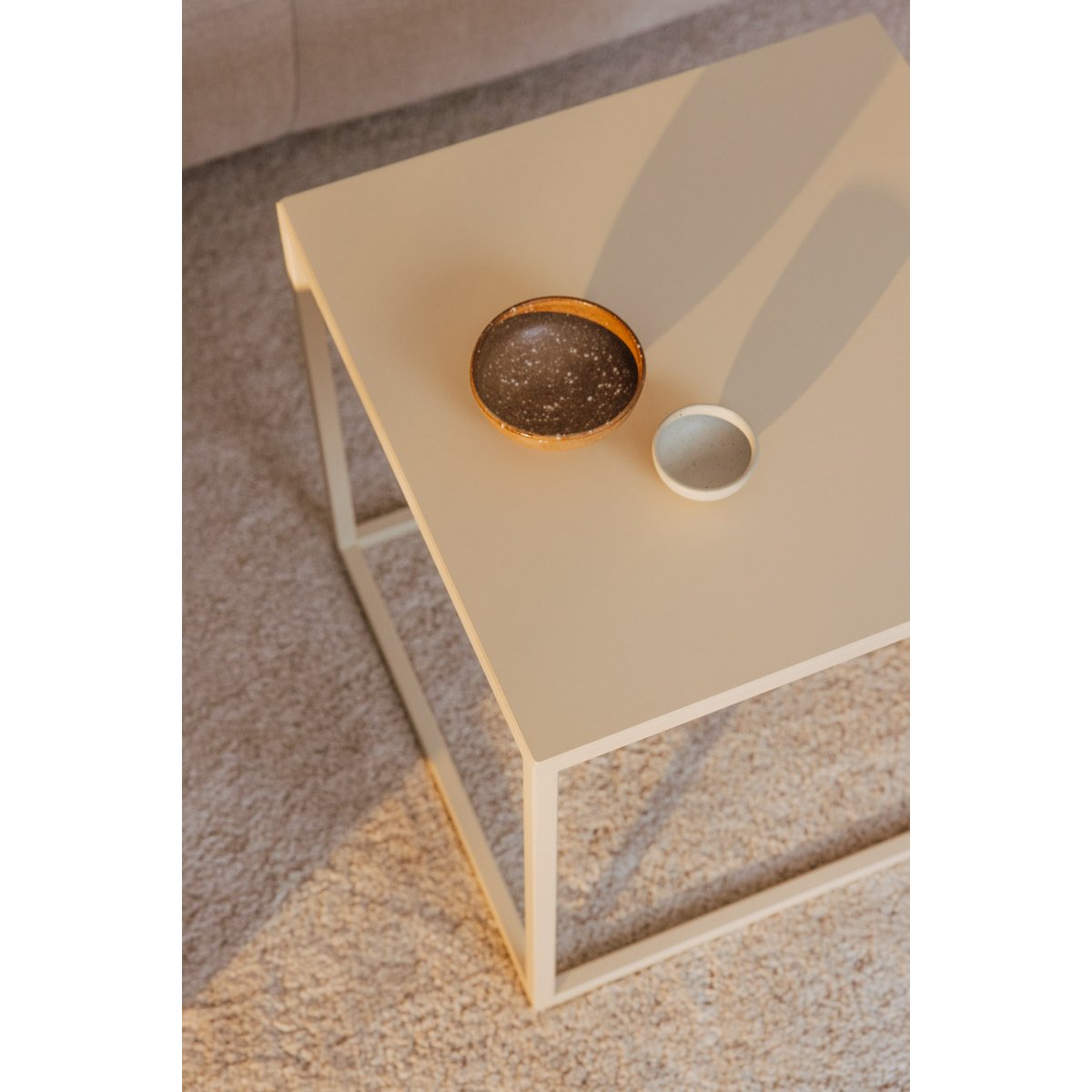 Table d'appoint SOLI X beige cashew, METALLBUDE