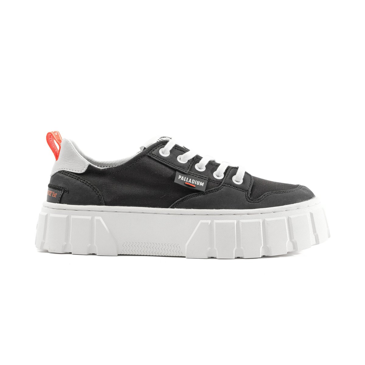 Baskets basses en cuire Pallatower Lo black, PALLADIUM