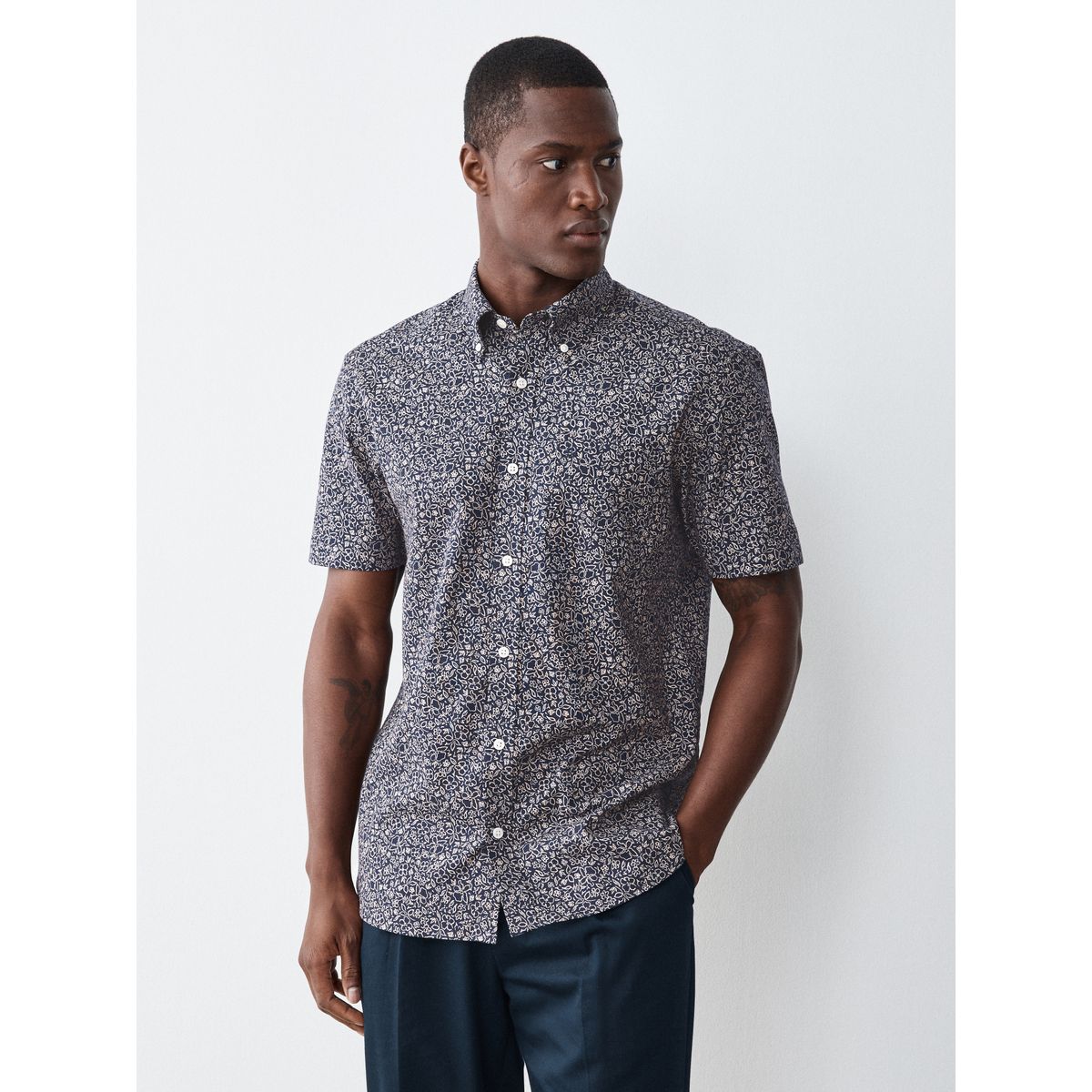 Chemise oxford slim stretch à imprimé imprimé fleuri bleu marine, NEXT
