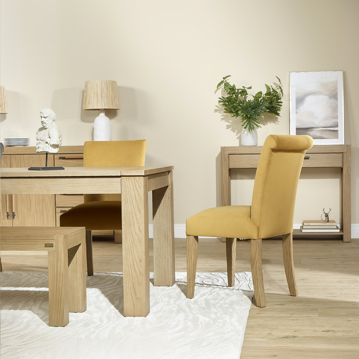 Lot de 2 chaises en pin et velours MEGÈVE jaune moutarde, ROBIN DES BOIS