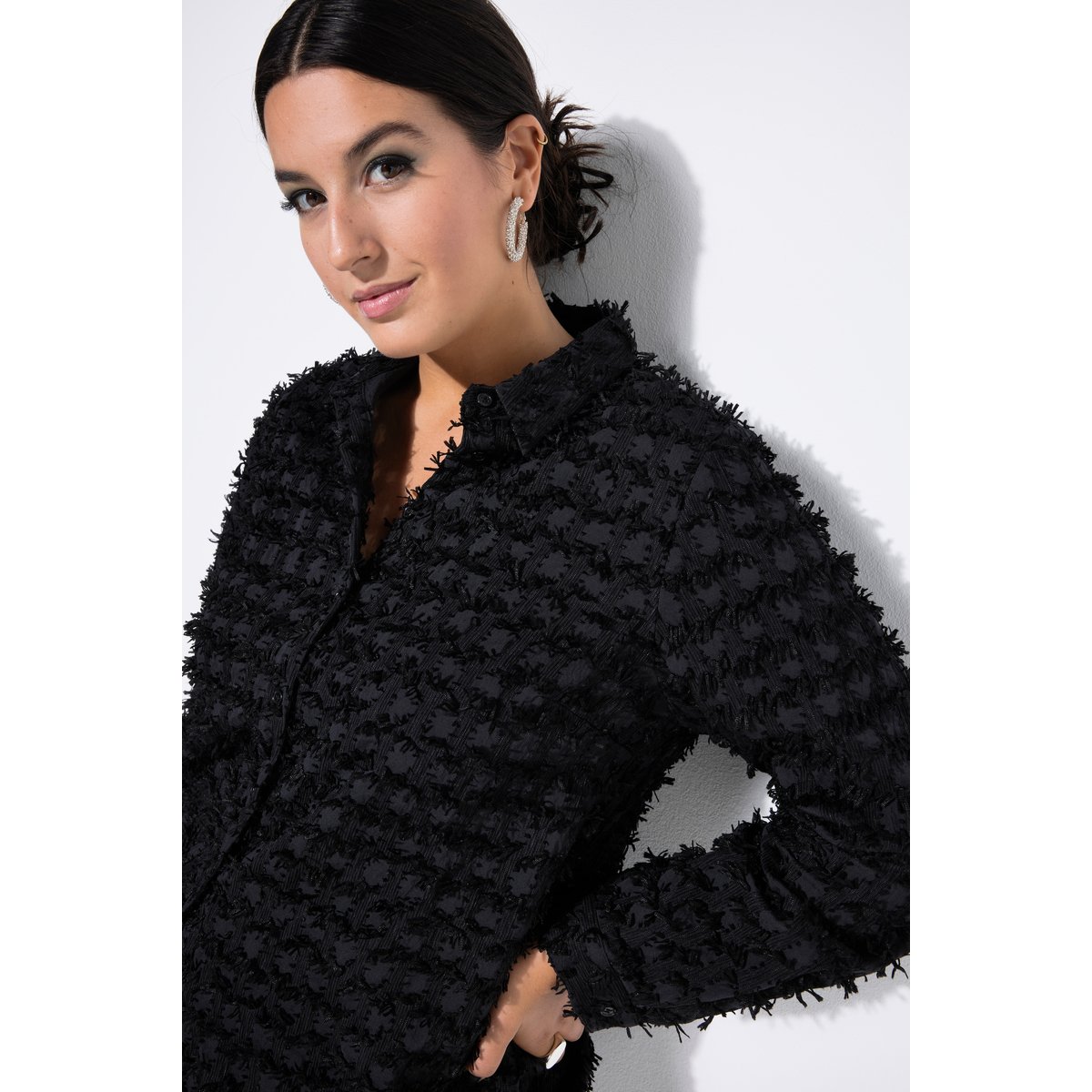 Chemisier coupe Wide Straight Shape, franges noir, STUDIO UNTOLD