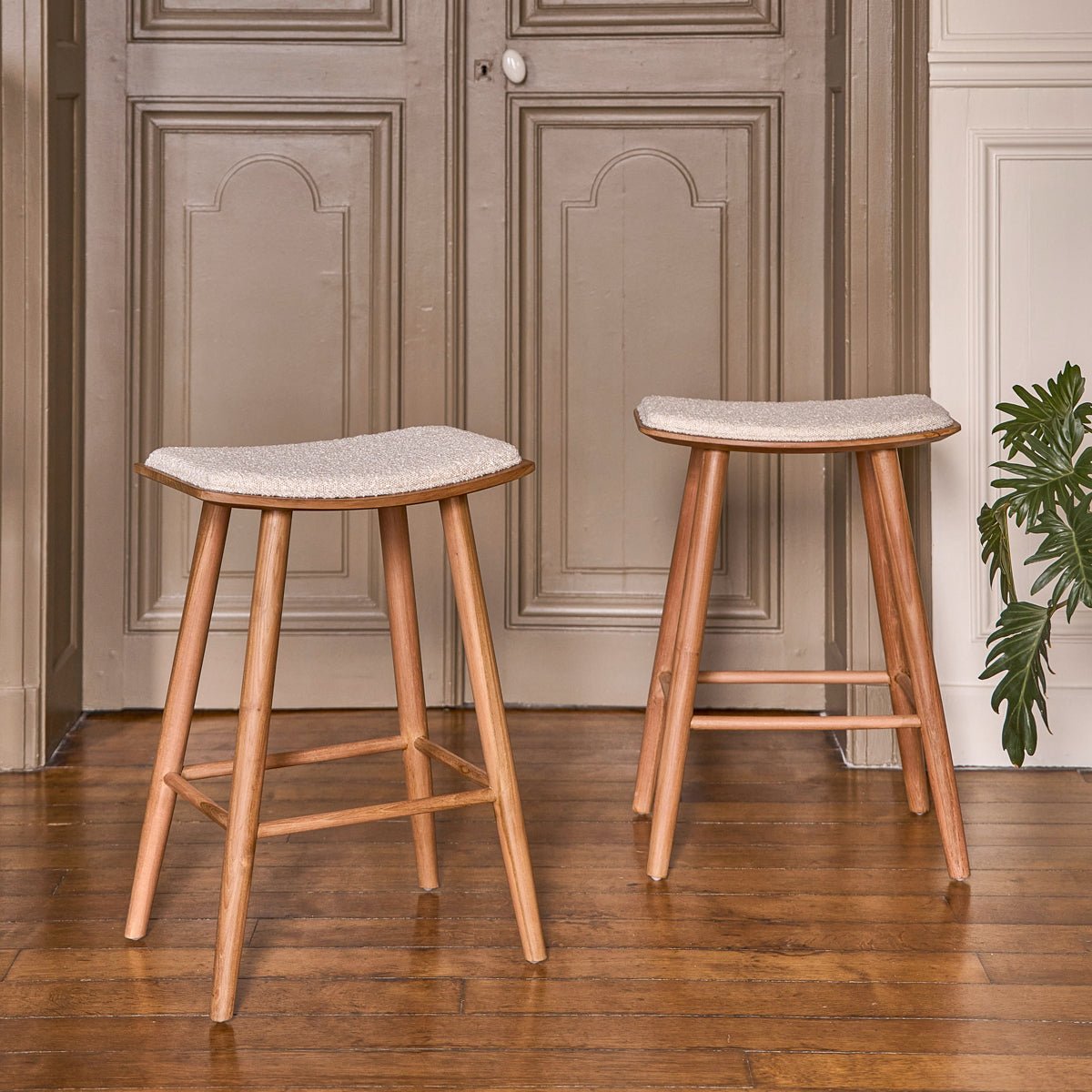 Tabouret de bar en teck massif et bouclette  AMBRE ecru, BERAH GETAH
