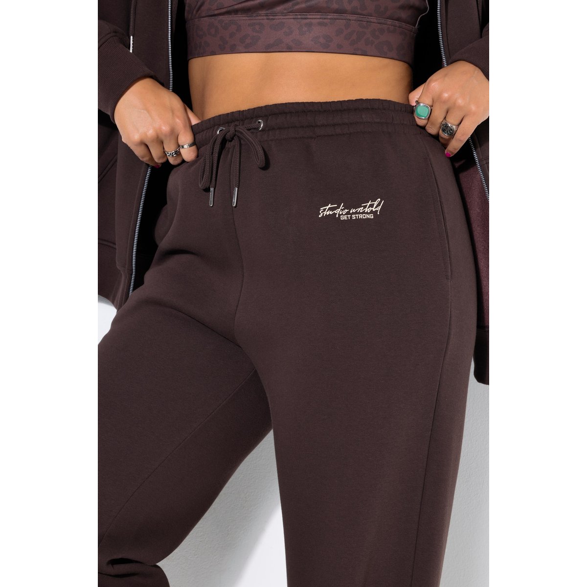 Pantalon de jogging, jambes larges, molleton marron acajou, STUDIO UNTOLD