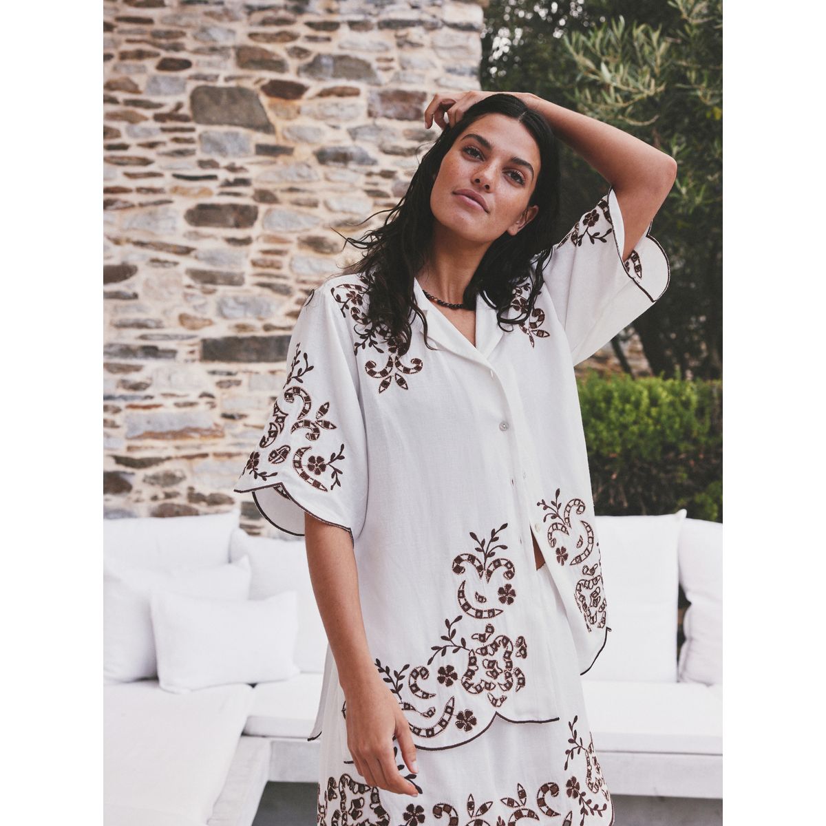Chemise brodée à manches courtes blanc/brun chocolat, NEXT