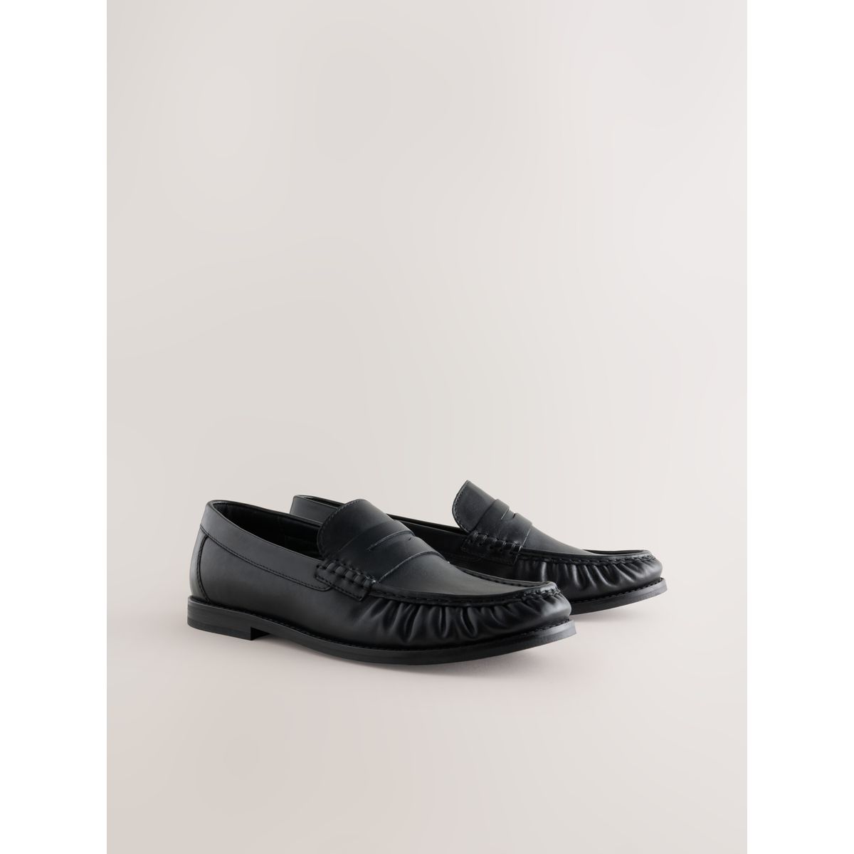 Mocassins ruchés en cuir noir, NEXT