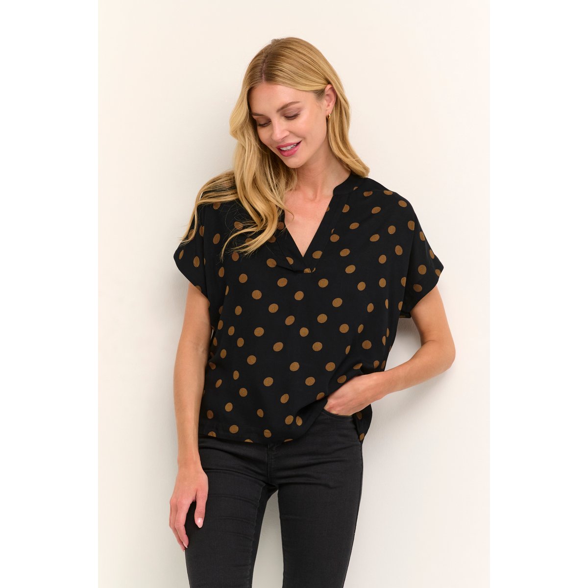 Blouse à manches courtes noir pois marrons, KAFFE