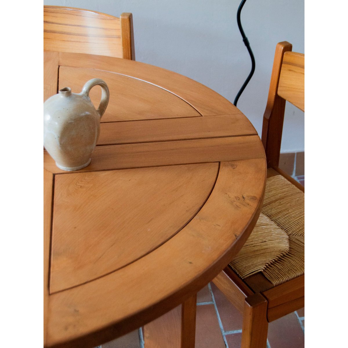 Table à manger en orme massif Karla N°426 - Bon état bois, DEBONGOUT