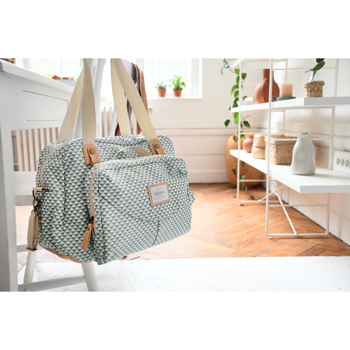 Sac à langer iconique grand volume 23 L GENEVE imprimé jeu vert sauge, BEABA