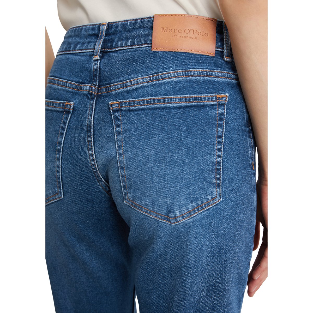 Jeans modèle Kiruna flared en coton organique mélangé stretch bleu foncé, MARC O'POLO