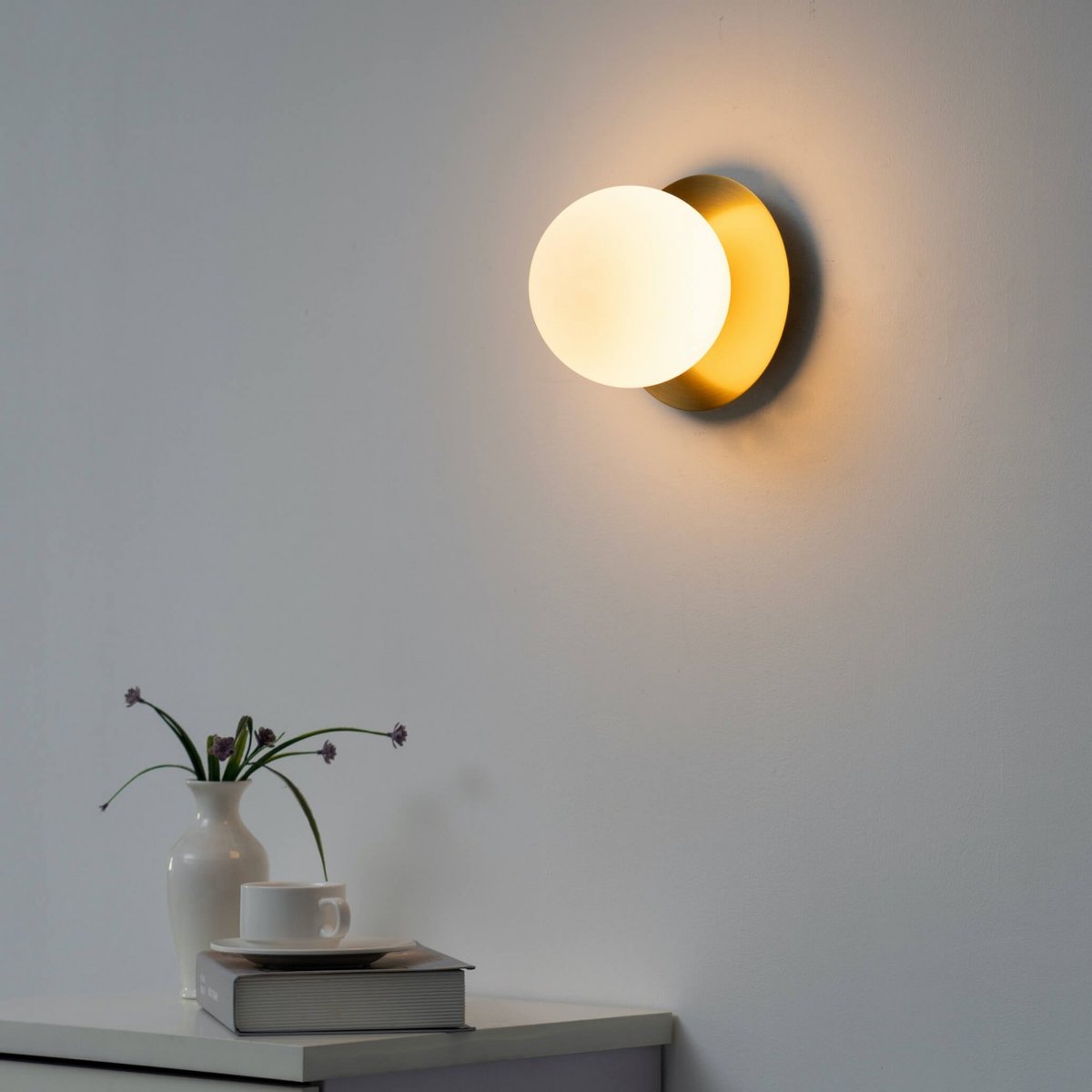 Applique murale ou plafonnier rond - FONZO laiton et blanc, KOSILUM
