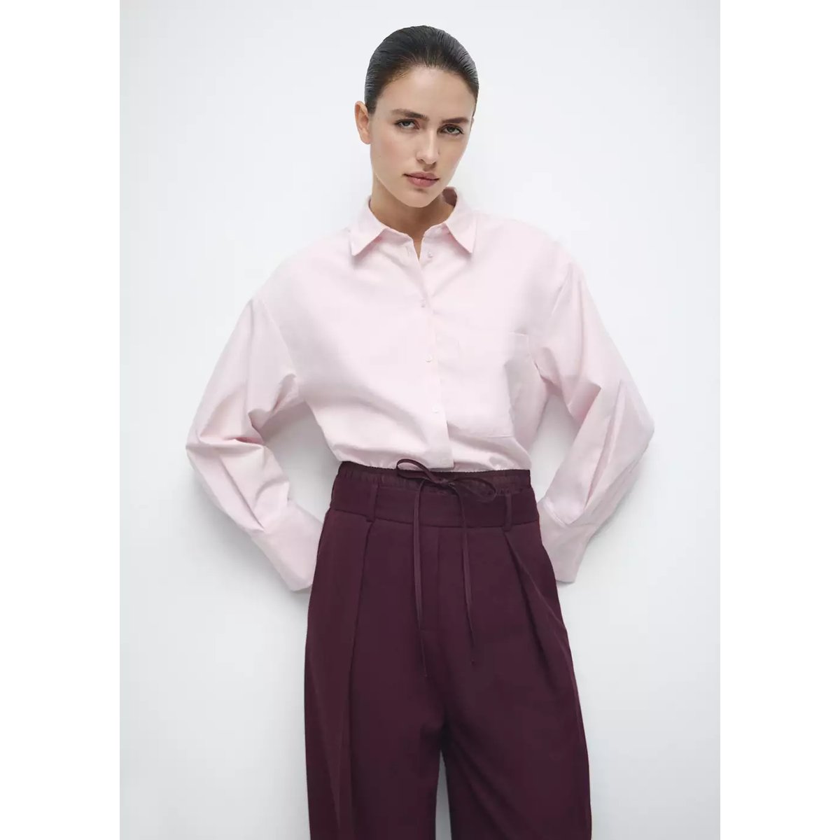 Pantalon à pinces combiné à la taille grenat, MANGO