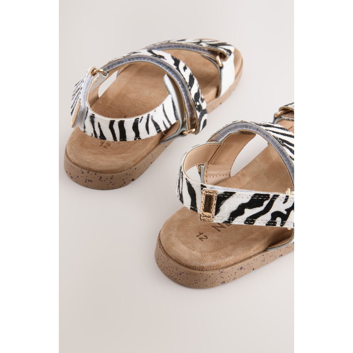 Sandales à deux brides zèbre noir / blanc, NEXT