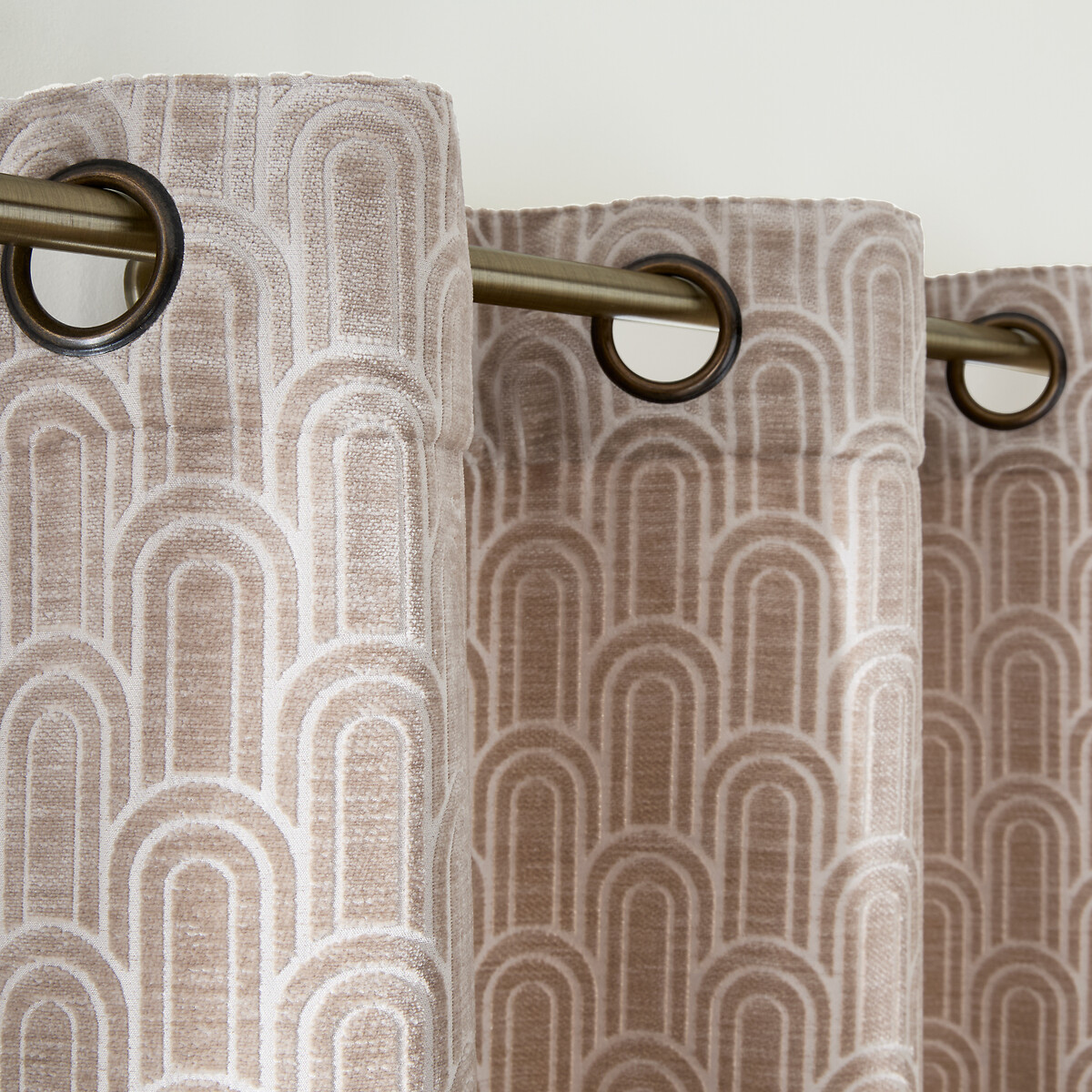Lichtdoorlatend gordijn met oogjes, van fluweel met inkepingen, DOLCE beige   , LA REDOUTE INTERIEURS
