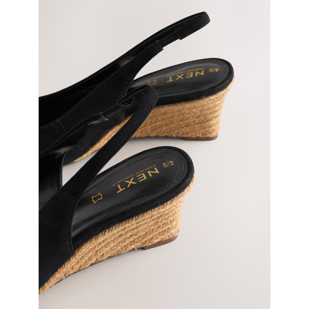 Chaussures compensées en cuir à bout fermé noir, NEXT