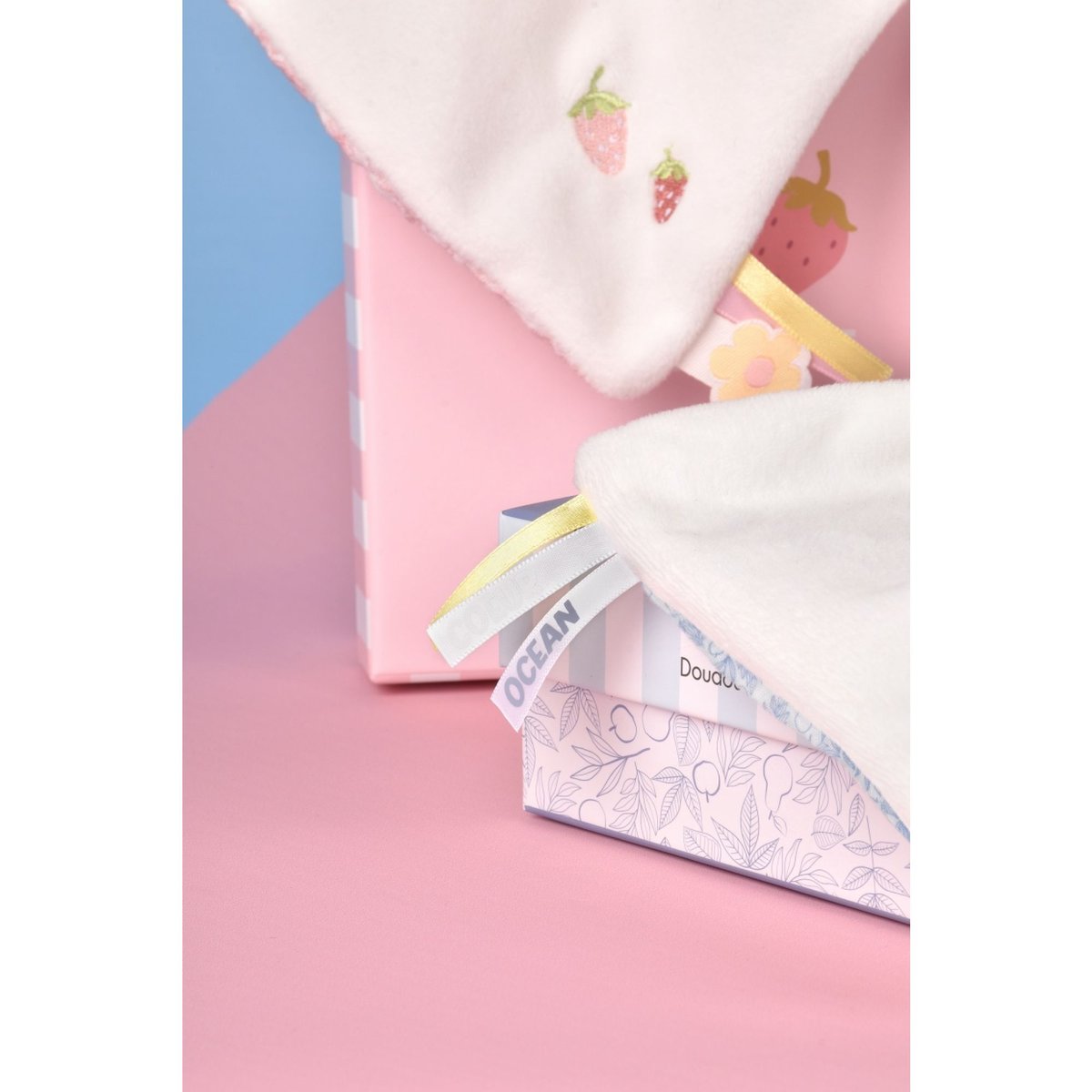 Peluche pantin lapin avec doudou rose, DOUDOU ET COMPAGNIE