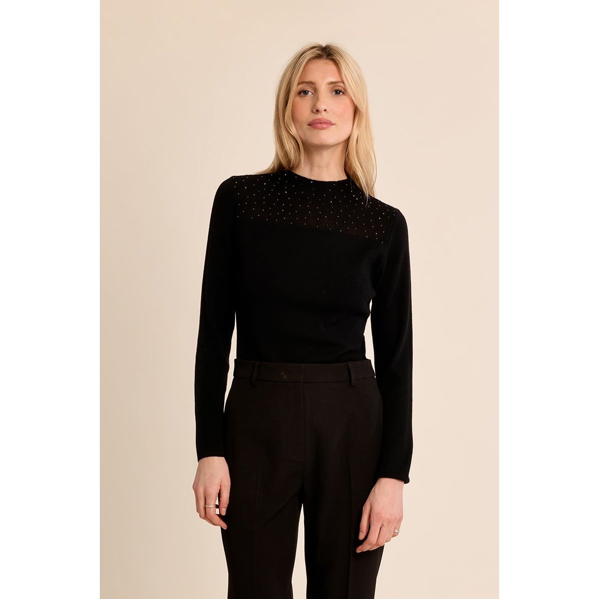 Top manches longues, col en semi-transparence noir, MOLLY BRACKEN