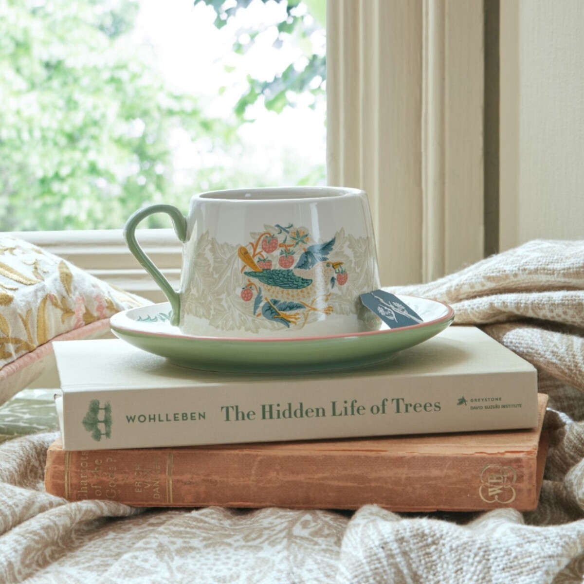 Kitchen Garden Teacupt & Saucer Set multi-coloured, WILLIAM MORRIS AT HOME