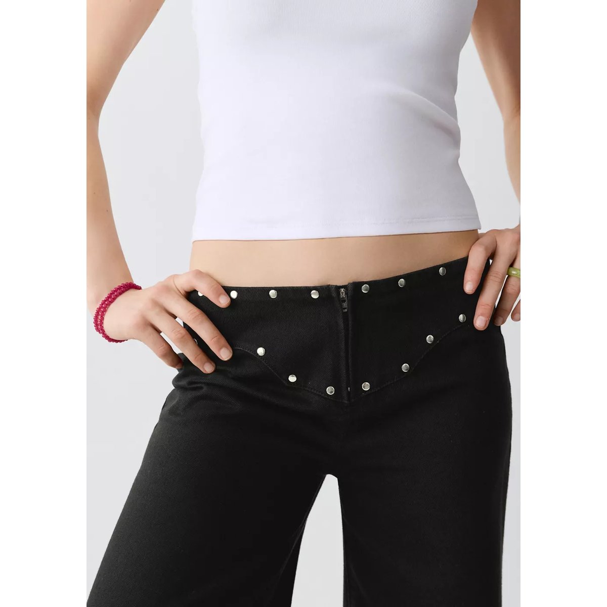 Jean low waist à clous permanents black denim, MANGO TEEN