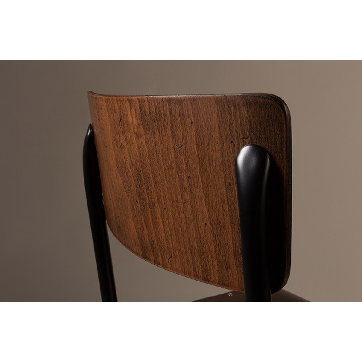 Chaise design empilable en bois, SCUOLA marron, DUTCHBONE