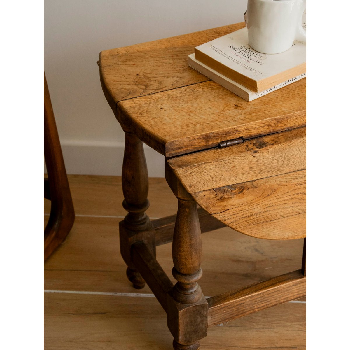 Table basse à rabats Léonie N°1147 - Bon état bois foncé, DEBONGOUT