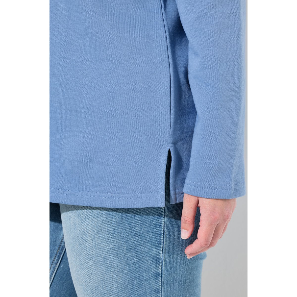 Sweat-shirt en coton bio. Col montant bleu bleuet, ULLA POPKEN