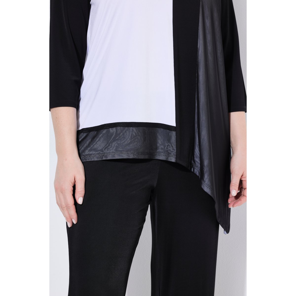 T-shirt en tissu slinky avec ourlet blanc neige, ULLA POPKEN