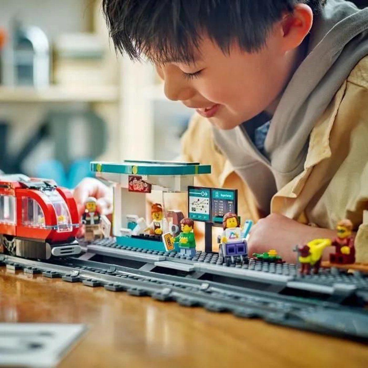 LEGO City - Tramway et Station du Centre-Ville - 60423 pour Enfants de 7 Ans et Plus multicolore, LEGO