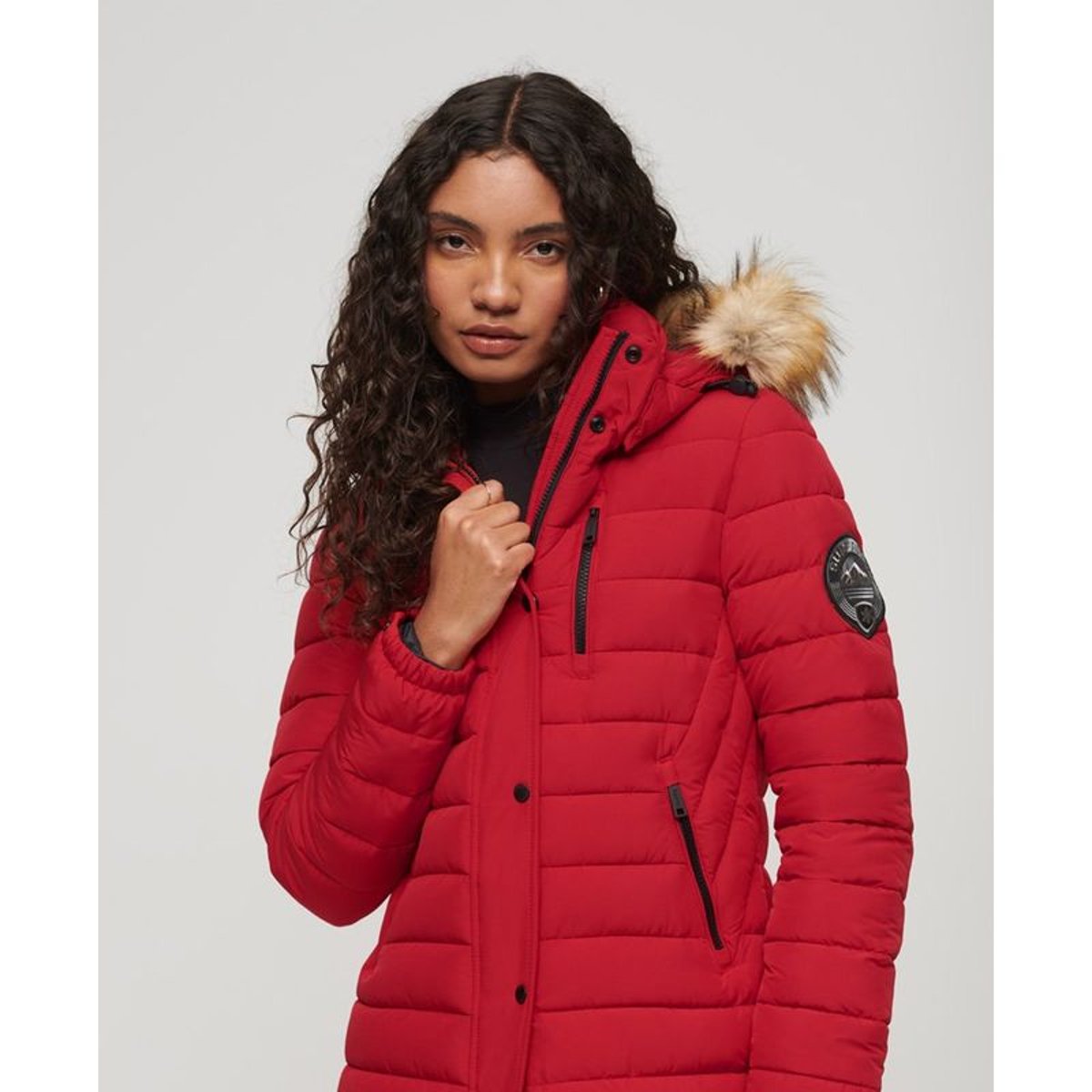 Doudoune longue à capuche Fuji rouge universitaire, SUPERDRY