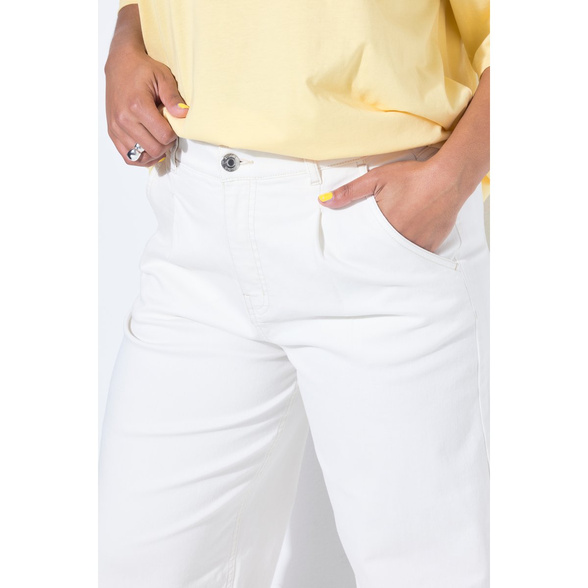 Jean ballon, denim stretch, 5 poches blanc crème, STUDIO UNTOLD