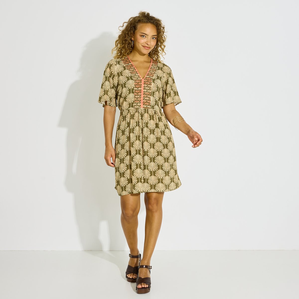 Robe courte col V imprimé palmiers vert kaki, GRAIN DE MALICE