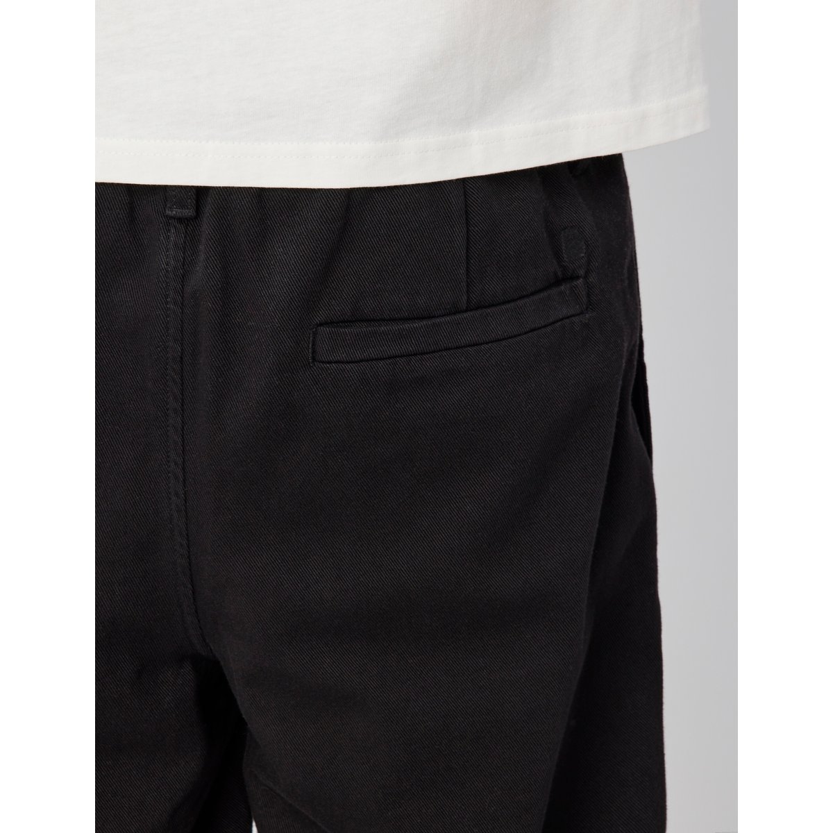 Pantalon droit à pinces noir, BZB