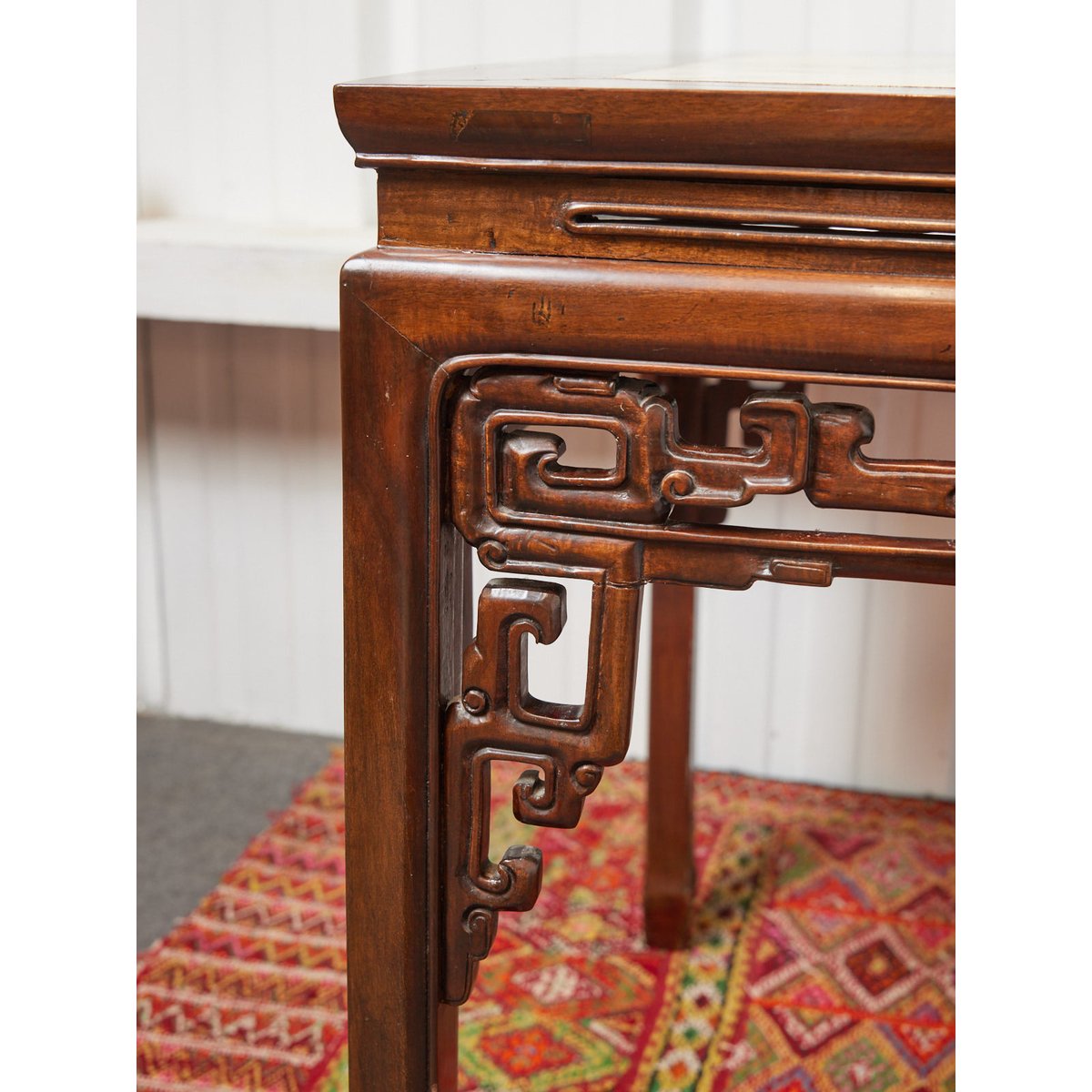 Table à manger chinoise en bois sculpté Romy N°1450 - Bon état blanc, DEBONGOUT
