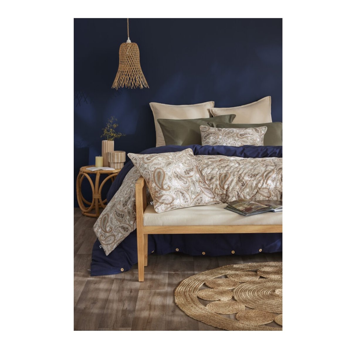 Bout de lit toucher velours Valentina beige, EDEN