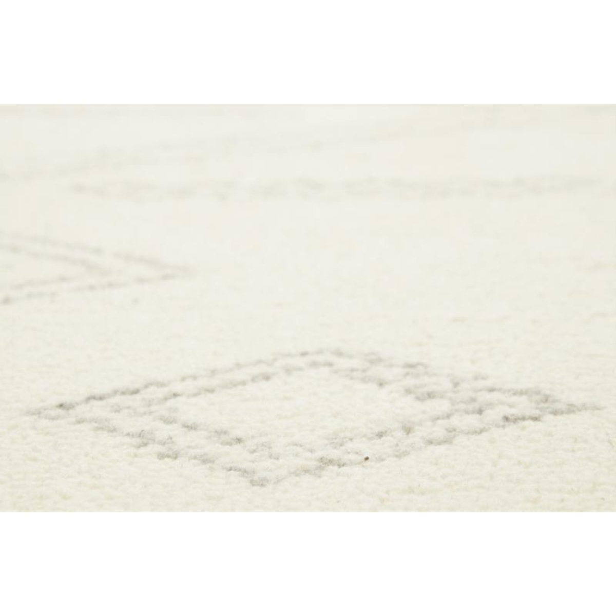 Tapis berbère Zarbia noué main en laine blanc, THEKO
