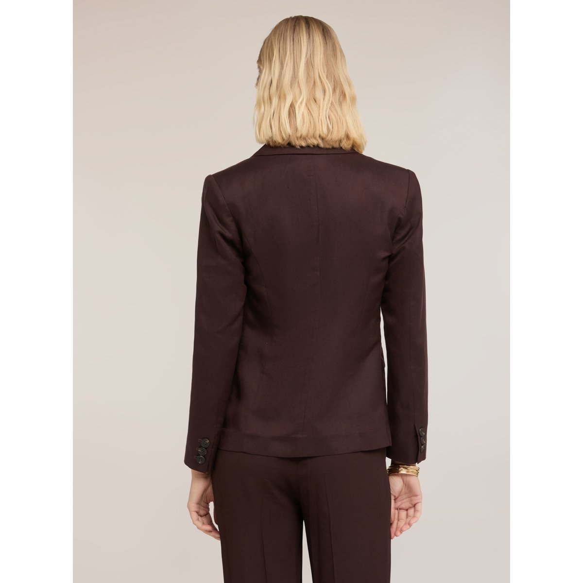 Blazer marron, MOTIVI