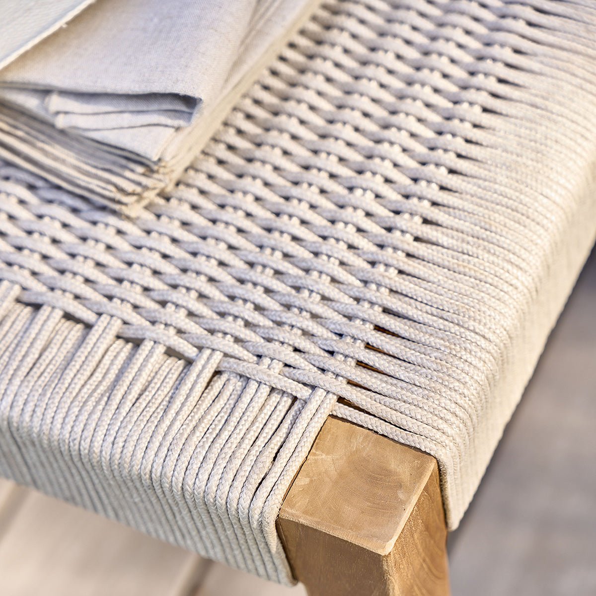 Banc de jardin en teck massif et cordage 3 places LIVIE beige, BERAH GETAH