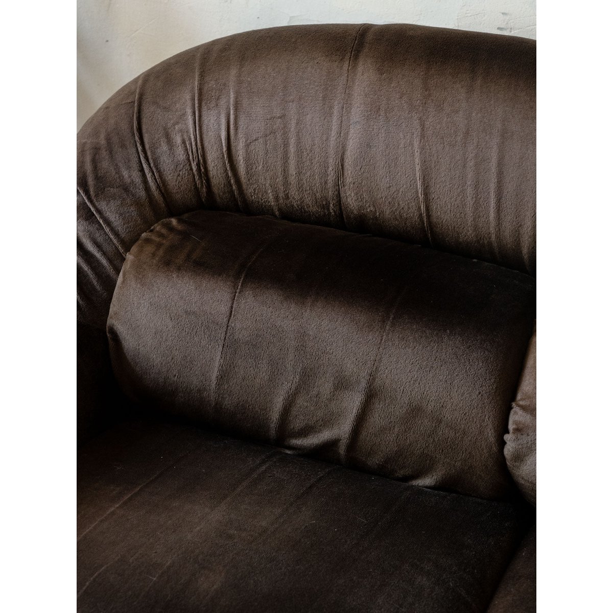 Canapé vintage en velours marron Jacques N°144 - Bon état marron, DEBONGOUT