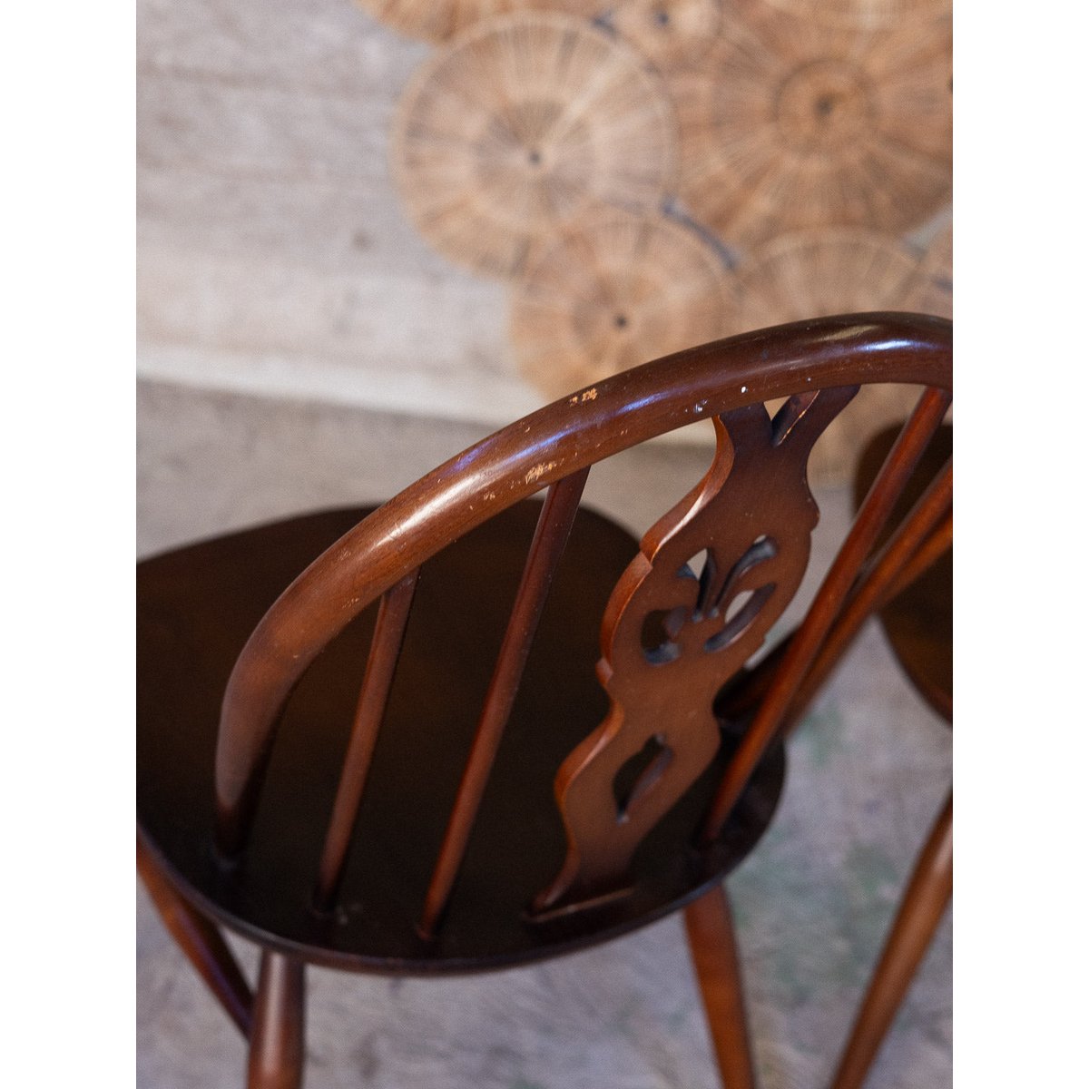 Lot de 6 chaises et fauteuils Ercol Claude N°1572 - Bon état bois foncé, DEBONGOUT