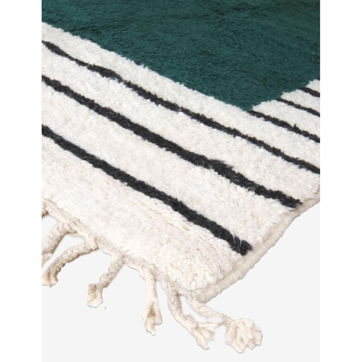 Tapis berbère contemporain aux lignes graphiques en laine 184 x 276 cm vert naturel, AFK LIVING