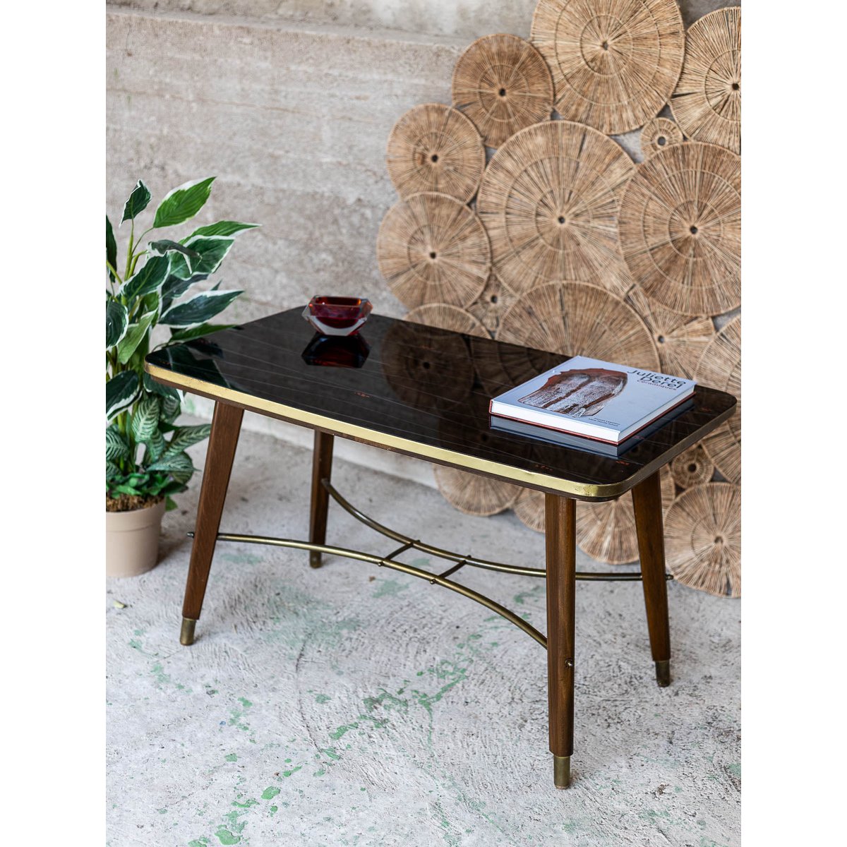 Légante table basse Donna N°1578 - Bon état bois foncé, DEBONGOUT