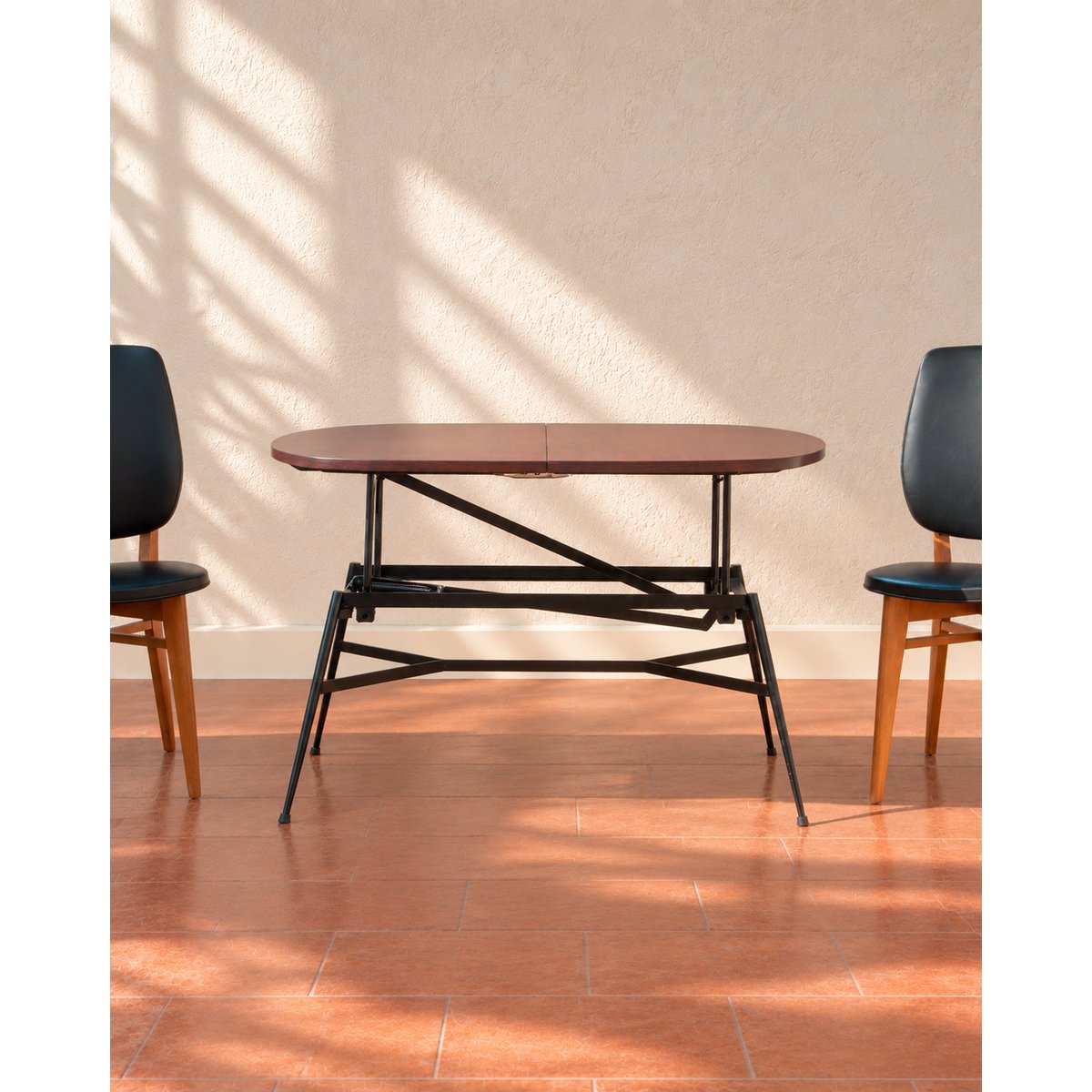Table basse modulable monte et baisse Donna N°1108 - Bon état bois foncé, DEBONGOUT