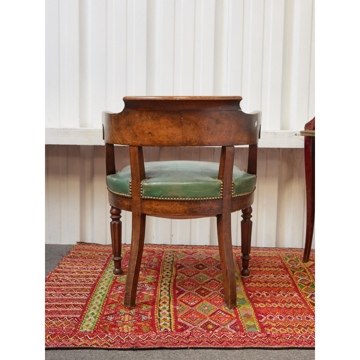 Fauteuil de bureau en cuir craquelé Ernest N°1078 - Bon état bois foncé, DEBONGOUT