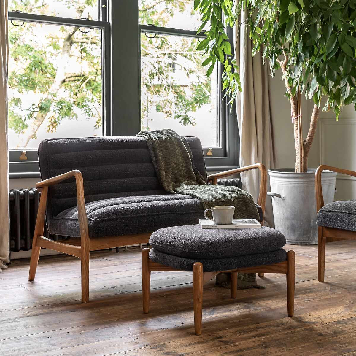 Fairfield Mid-Century Boucle Footstool charcoal, ÉDITÉ