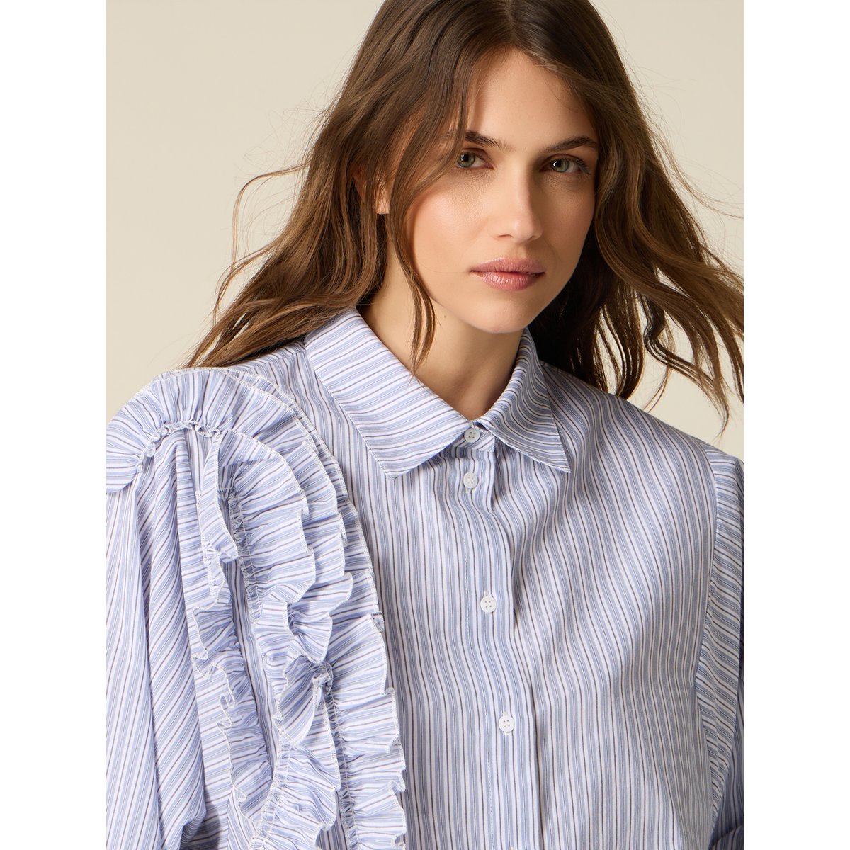 Chemise oversize à volants light - blue, OLTRE
