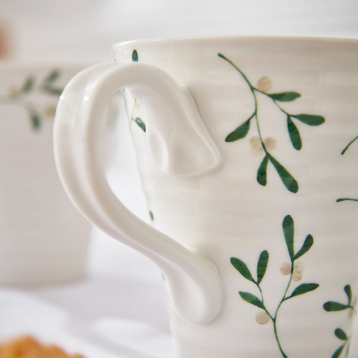 Set of 2 Mistletoe Mugs white, SOPHIE CONRAN FOR PORTMEIRION